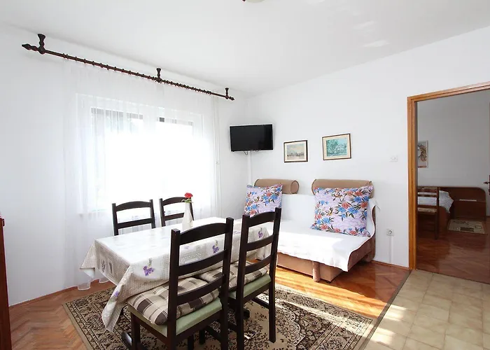 Charmantes Mit Panoramablick Auf Altstadt Von Und